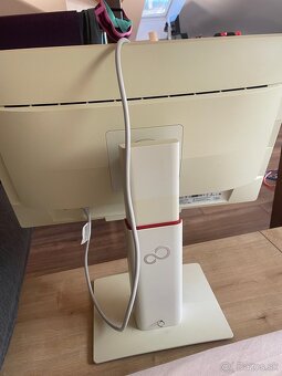 Monitor fujitsu - 2
