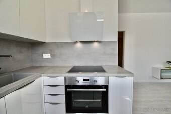 2 izbový byt v novostavbe s balkónom a parkovacím statím pri - 2