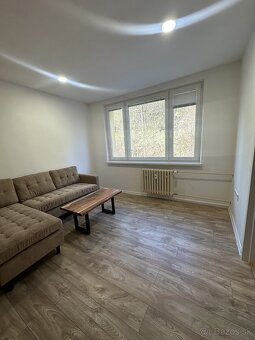NA PRENÁJOM KOMPLETNE ZARIADENÝ BYT V BANSKEJ ŠTIAVNICI - 2