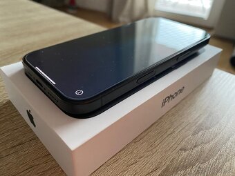 Predam Apple iPhone 16 pro 256gb black 2 roky zaruka - 2