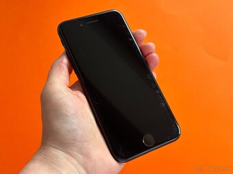 iPhone SE 2020 64GB Back - s novou baterkou - 2