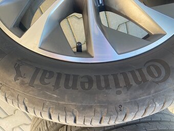 CONTINENTAL 215/55 R17 - 2