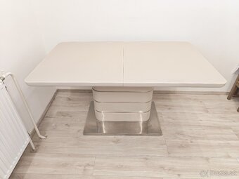 Jedálenský stôl - 2