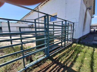 Prístrešok,  ohrada - 2