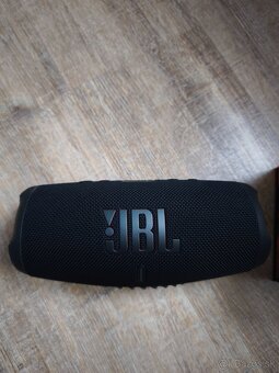 JBL Charge 5 čierny - 2