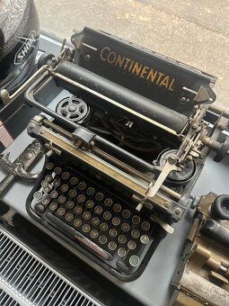 Starozitny pisaci stroj Continental - 2
