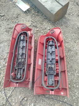 Zadné svetlá Renault master - 2