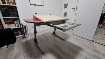 Rastúci detský stôl - 2