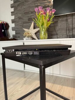 Playstation 4 Slim - 2