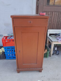 Prdám retro skrinku - 2