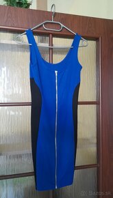 Mini šaty v parížskej/kráľovskej modrej s čiernymi bokmi - 2