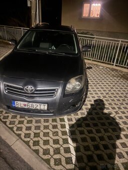 Avensis t25 - 2
