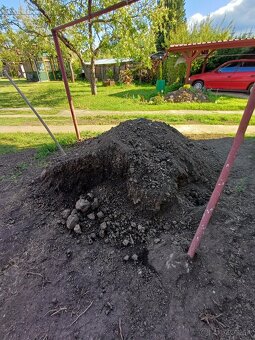 Zemina cca 2/2.5m3 - 2