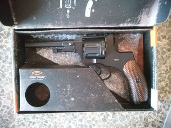 Vzduchový revolver CO2 - 2