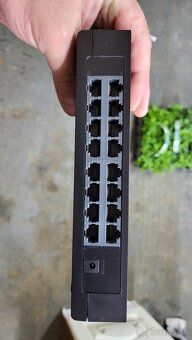 TP LINK SF1016D - 2