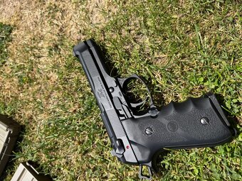 Airsoftová zbraň na predaj - 2