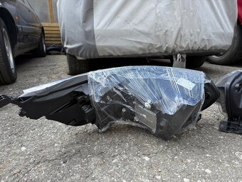 Svetlá Renault Trafic od 2021 LED, 260102899R, 260601790R - 2