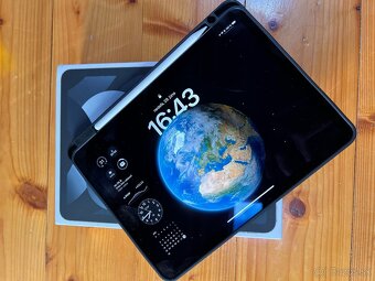iPad Air 5. generácie (2022) – 256 GB, top stav + pero - 2