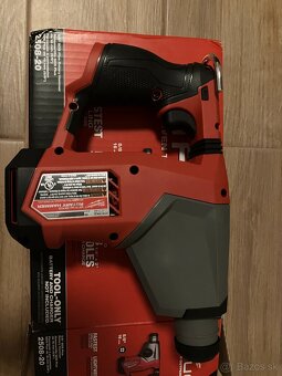 MILWAUKEE M12 FUEL™ SDS-Plus vŕtacie/sekacie kladivo - 2