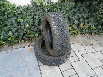 Predám 2x zimné temer nové pneu Goodyear 205/55 R16 91HXL - 2