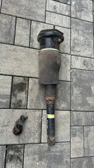 Predám zadný tlmič Predný tlmič Vzduch podvozok LS430 - 2