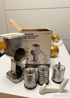 Malé strúhadlo z nehrdzavejúcej ocele - 2