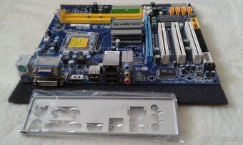 Socket 775: Gigabyte GA-G41M-ES2H, Socket 478: ABIT SR7-8X - 2