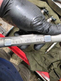 vstrekovacie trisky 04L130277AC - 2