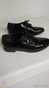 Dámske lakované poltopánky - 2