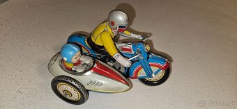 Motorka zo sajdkou - 2