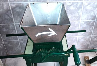 Lis a mlynček na hrozno (ovocie) - 2