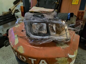 MAN TGX predný halogénovy svetlomet s DRL - 2