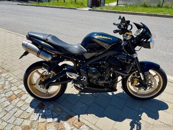 Triumph Streetriple 675r - 2