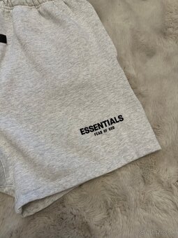 Essentials kratase - 2