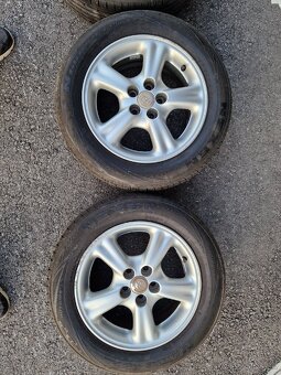 Toyota Disky R15, 5x100, 6J, ET39, letné pneu 195/60r15 - 2