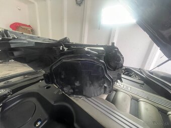 Predne svetlo bmw e60 LCI - 2