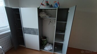 Šatníková skriňa - 2