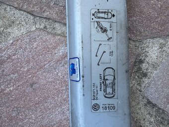 Stresny nosic na Tiguan - Thule 5QF 071 151 - 2