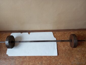 Veľká nakladacia železná činka 50 kg - 2