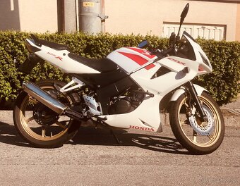 2010 Honda CBR 125r - 2