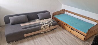 Predáme roztahovací gauč s úložným priestorom.Zanovný. - 2