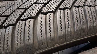Predám 4ks jazdené zimné 225/45r17-2+2 modely - 2