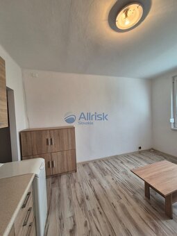 Prenájom zariadenej garsónky v obľúbenej lokalite mesta Šaľa - 2