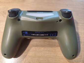 PS4 ovládač - 2