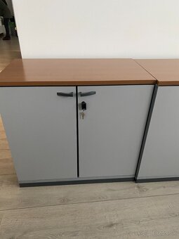 Predám uzamykateľné kancelárske skrinky – 2 ks - 2