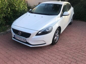 Predám Volvo v40 D3 Rv 2015 naj 190 tis km - 2