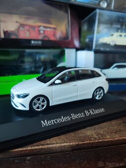 Modely áut 1:43 - 2