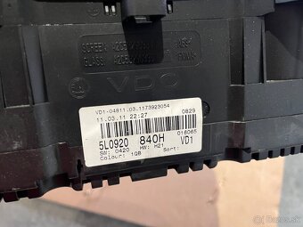 Skoda Yeti budiky-pristrojovka 5L0 920 840 H - 2