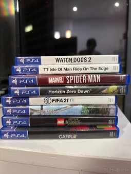 PlayStation 4 + 2 ovládače + 8 hier – výborný stav - 2