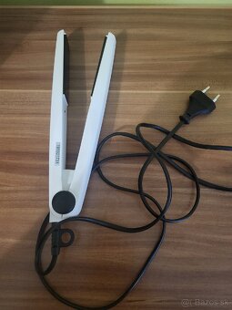 Kulma a žehlička na vlasy - 2